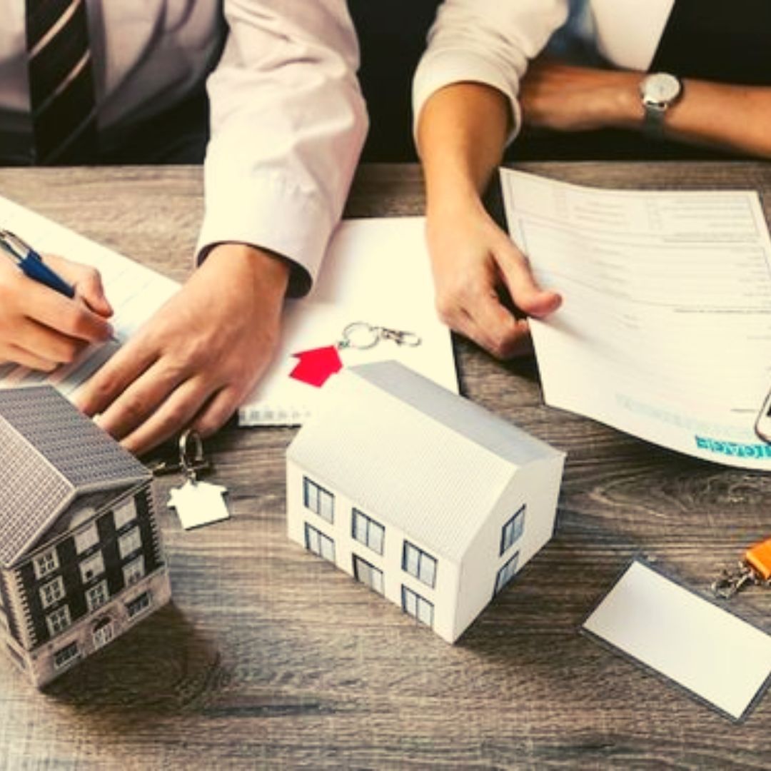 abogados de bienes raices